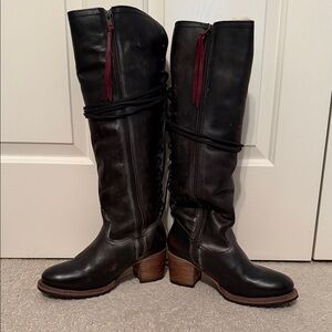 Freebird Iceland Boots in black